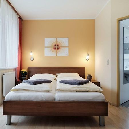 Pension Zum Romer Эннс Экстерьер фото