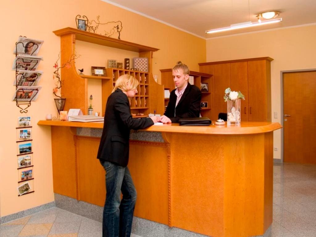 Pension Zum Romer Эннс Экстерьер фото
