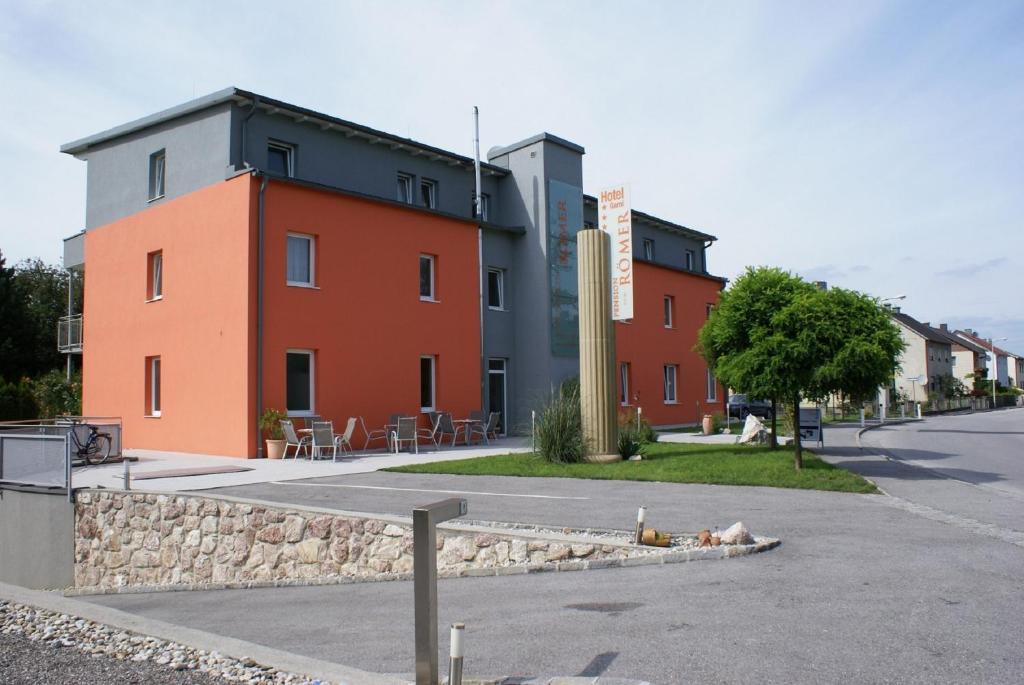Pension Zum Romer Эннс Экстерьер фото
